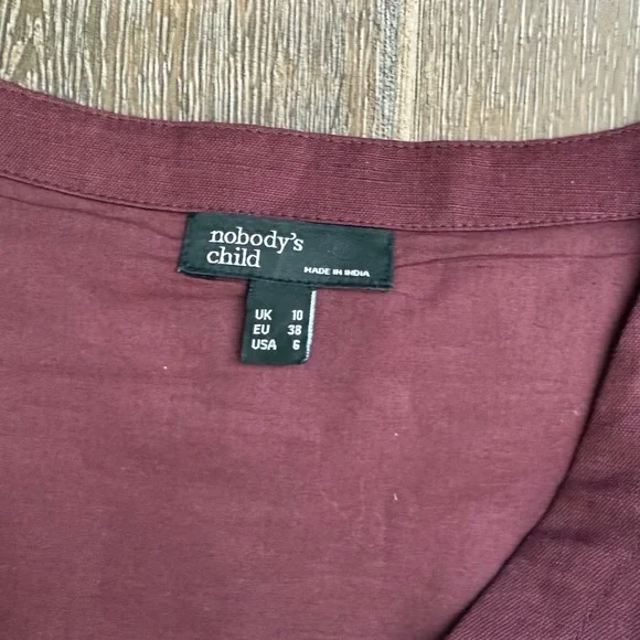 Linen suit. Size 6. Brand new. 

Burgundy color - Picture 5 of 7